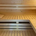 Oscar With Sauna In