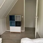 度假居 Oscar With Sauna In 温特斯韦克